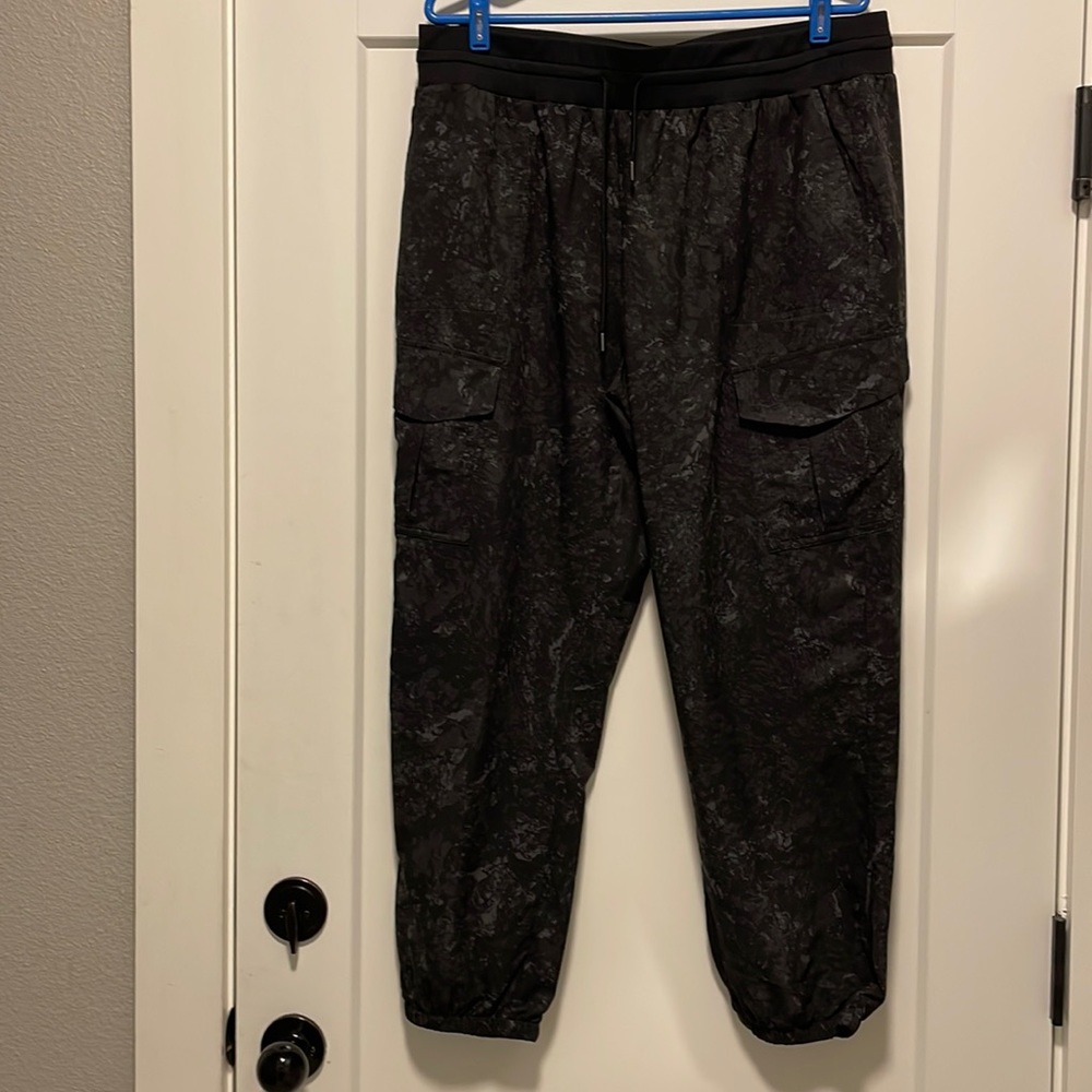 Black speckled Zella jogger capris